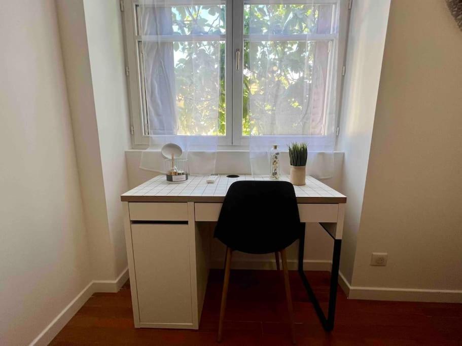 Appartement Climatise 4 Personnes / Centre-Ville Besançon Eksteriør billede